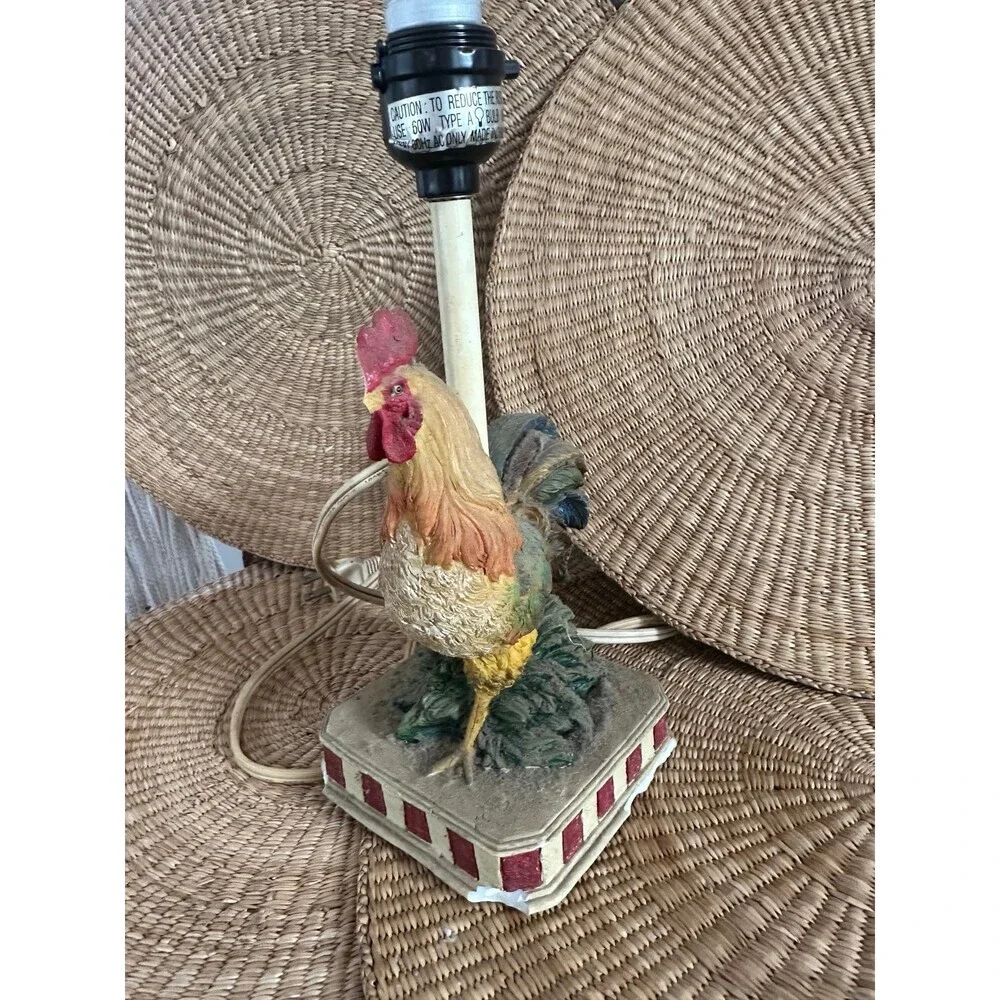 Vintage rooster chicken lamp